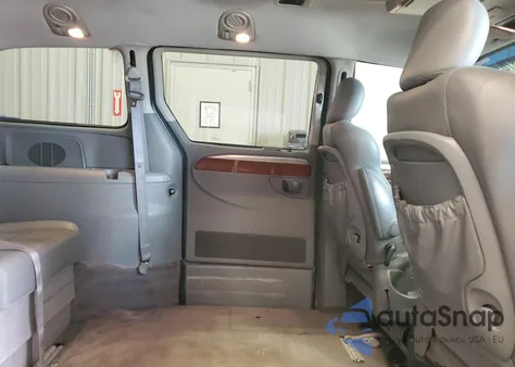 2005 Chrysler Town & Country Limited from USA, damaged, VIN 2C8GP64L75R530463